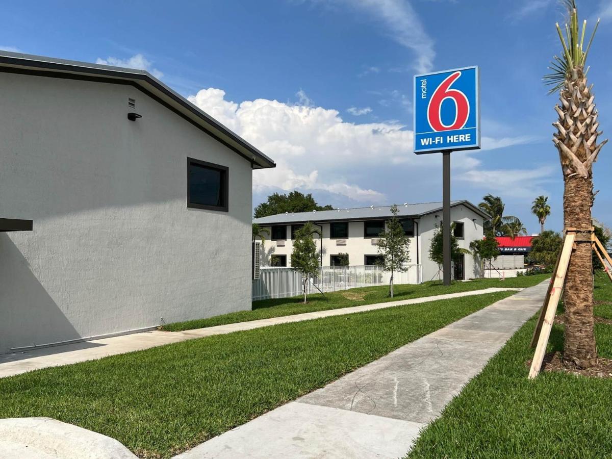 Motel 6-Fort Lauderdale, FL Eksteriør bilde