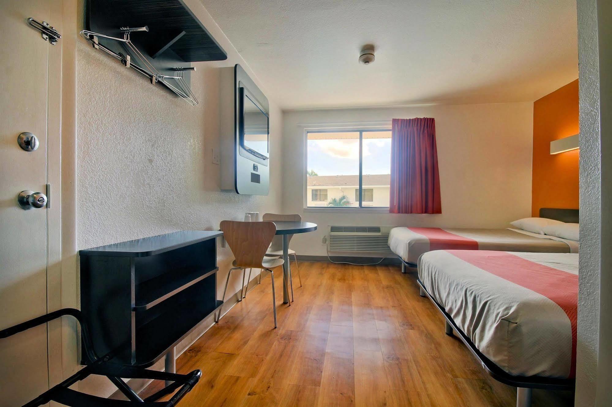 Motel 6-Fort Lauderdale, FL Eksteriør bilde